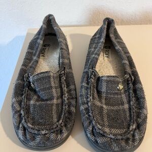 Roxy Women Gray Plaid Slippers